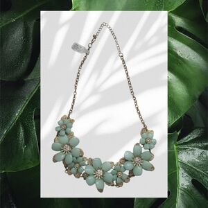 GOLD TONE MINT GREEN RESIN, CUT CRYSTAL NECKLACE